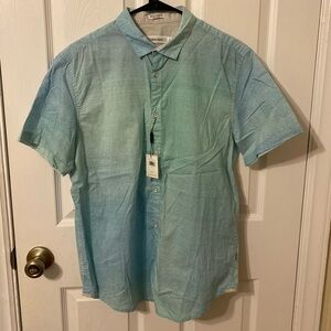 NWT Calvin Klein Classic Fit Short Sleeve Button Down- Men’s Medium